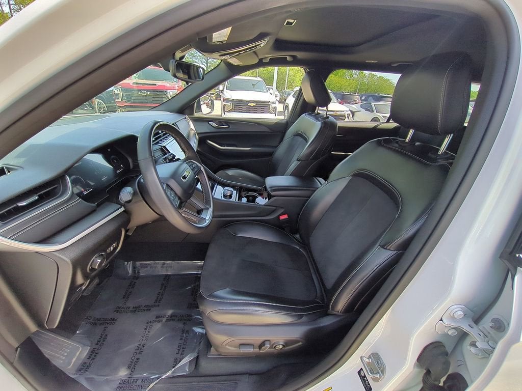 2023 Jeep Grand Cherokee L Altitude 4x4