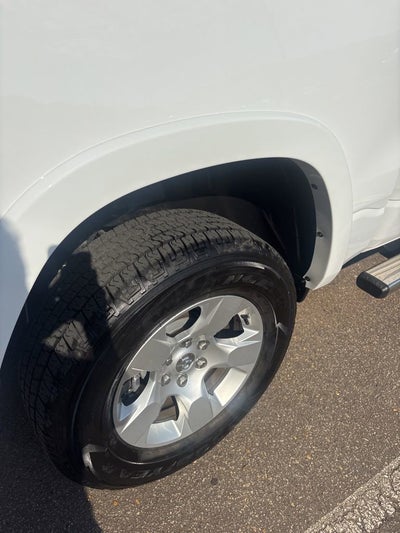 2025 RAM 1500 Big Horn Crew Cab 4x4 5'7" Box