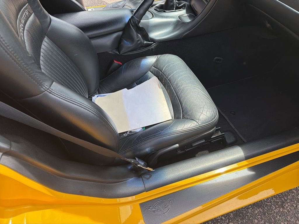 2004 Chevrolet Corvette 2dr Convertible