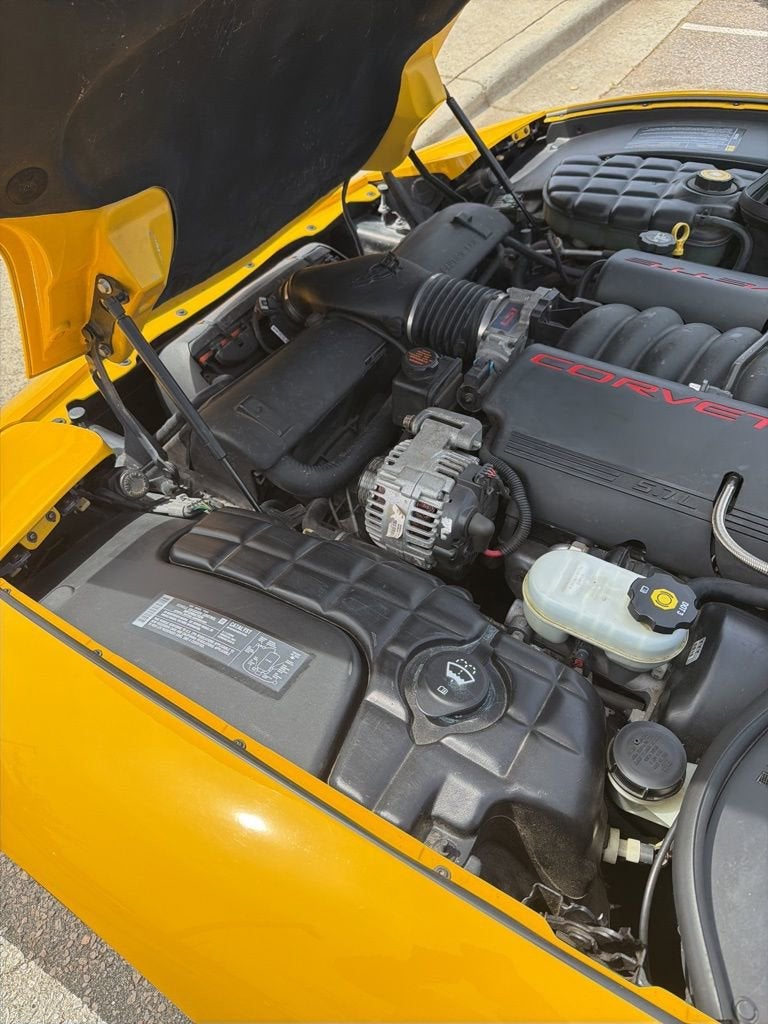 2004 Chevrolet Corvette 2dr Convertible