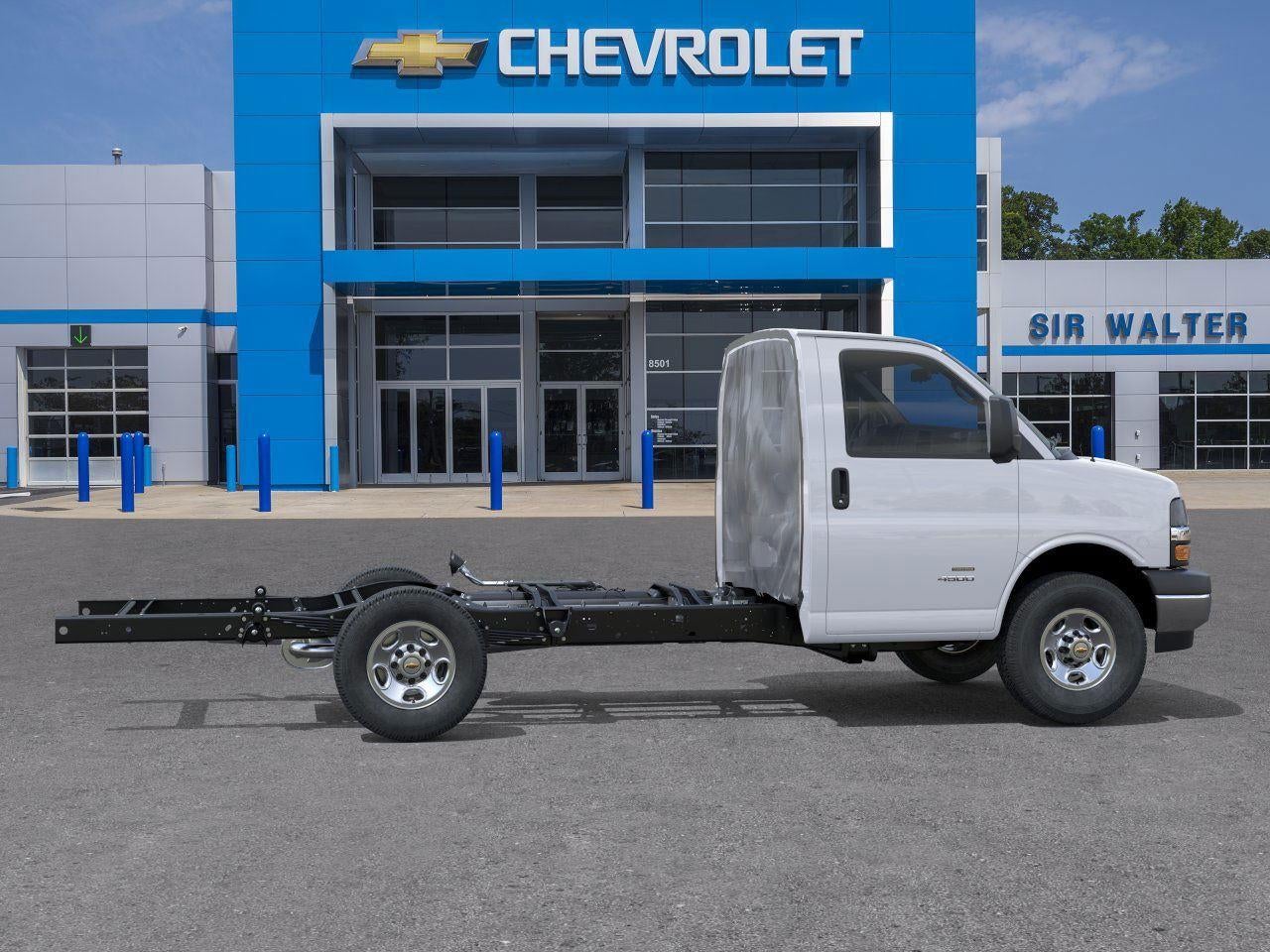 2025 Chevrolet Express Cutaway 3500 1WT