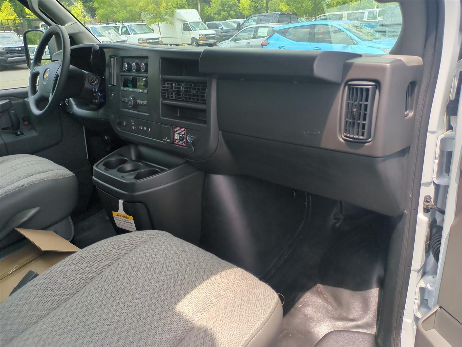 2026 Chevrolet Express Cutaway 3500 1WT