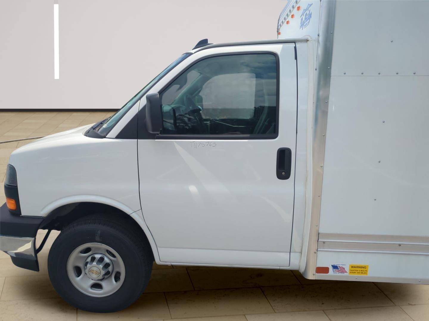 2026 Chevrolet Express Cutaway 3500 1WT
