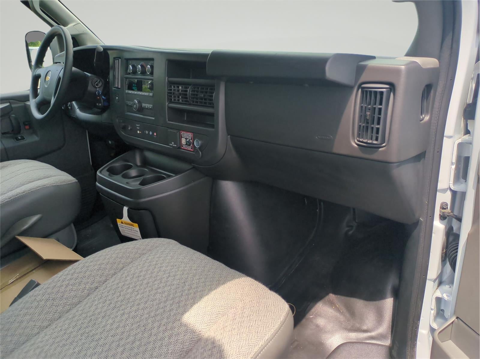2026 Chevrolet Express Cutaway 3500 1WT