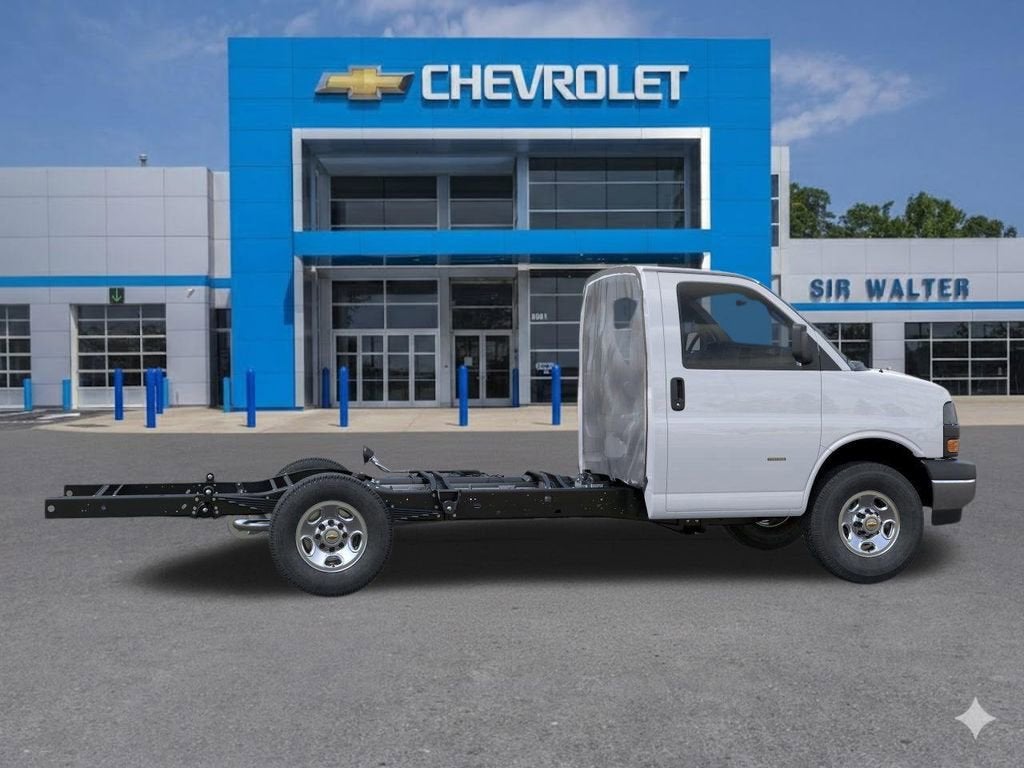 2026 Chevrolet Express Cutaway 3500 1WT