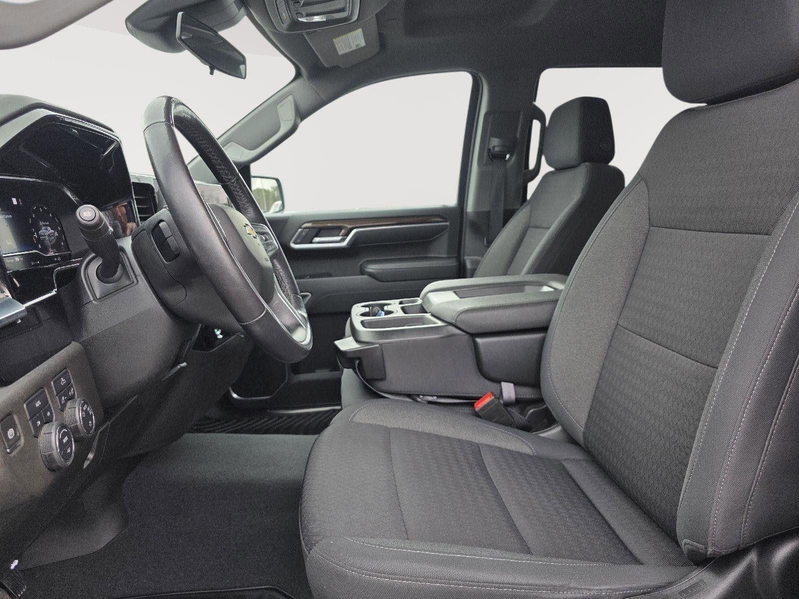 2022 Chevrolet Silverado 1500 LT (2FL)