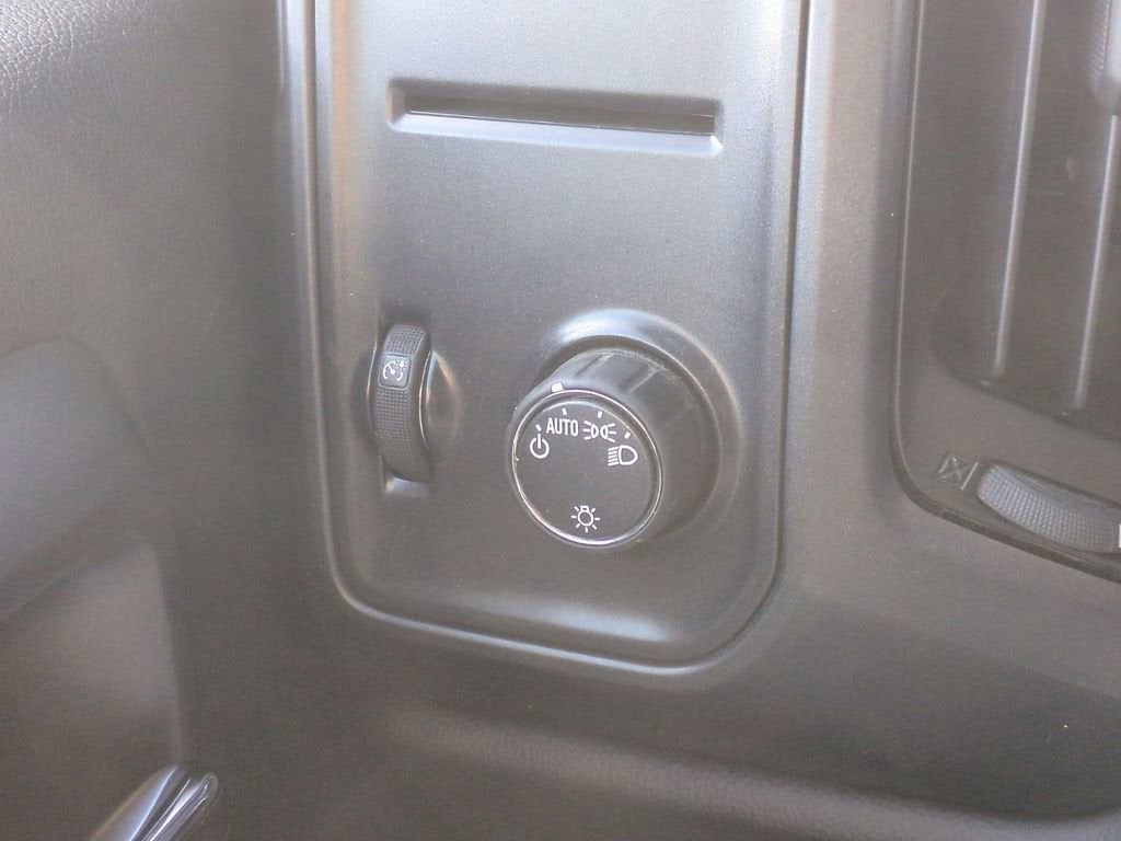 2018 Chevrolet Silverado 1500 Custom