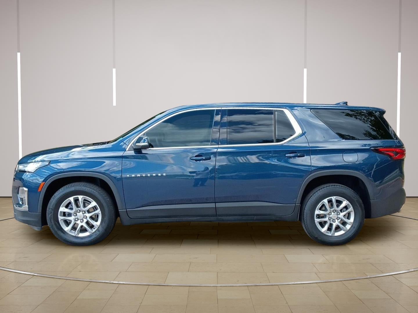 2023 Chevrolet Traverse LS