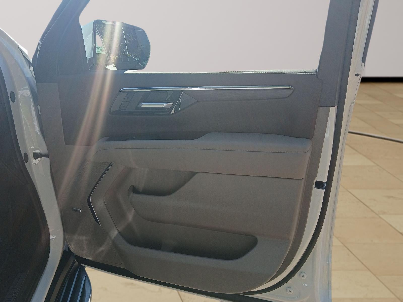 2027 Chevrolet Suburban LT