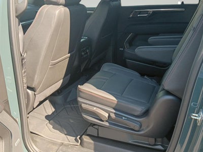 2025 Chevrolet Suburban RST