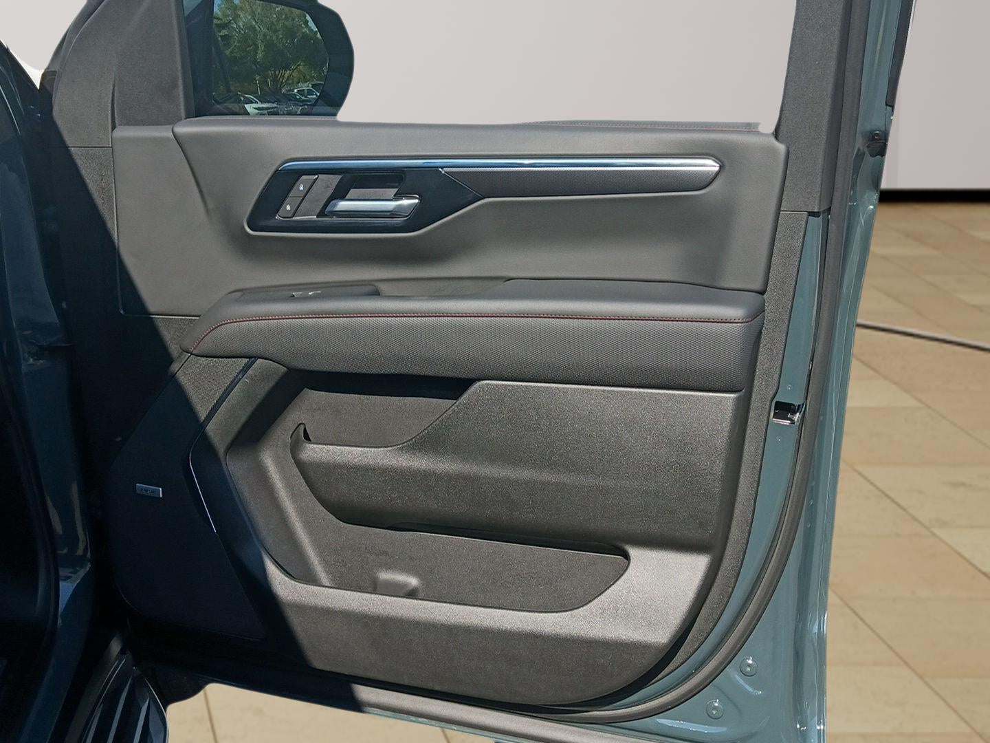 2025 Chevrolet Suburban RST