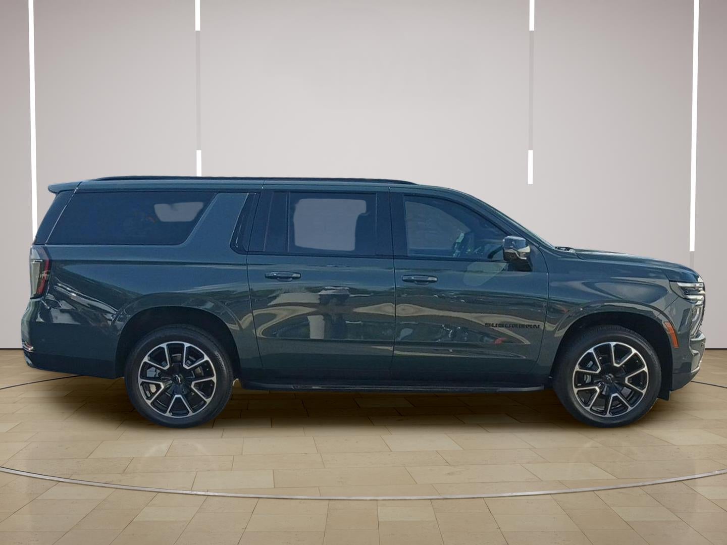 2025 Chevrolet Suburban RST
