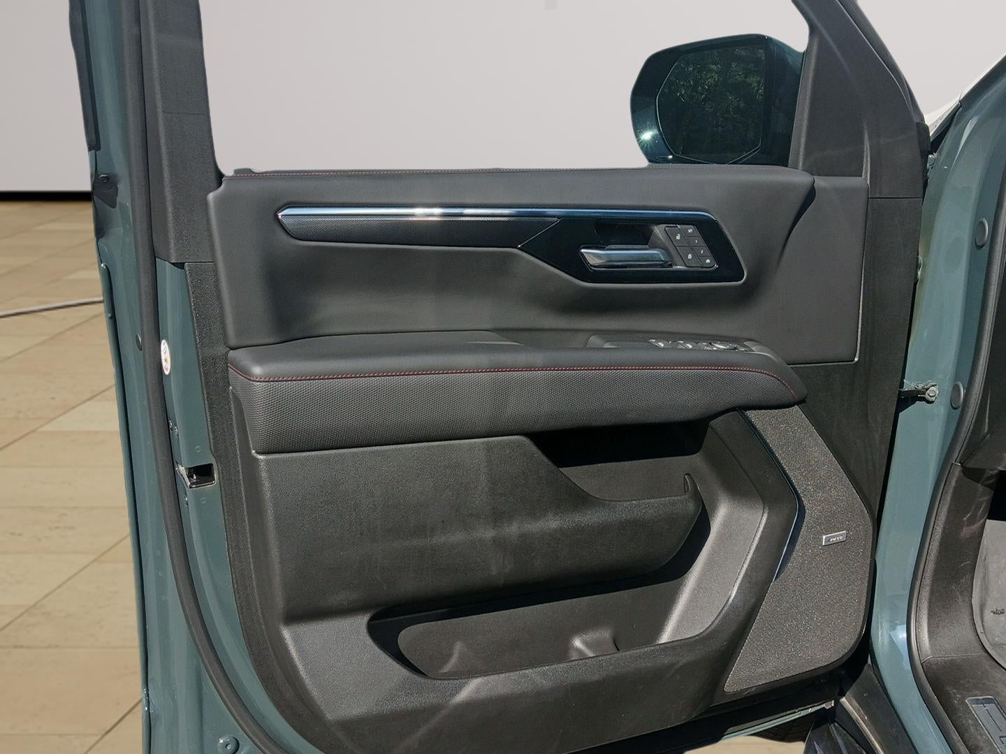 2025 Chevrolet Suburban RST