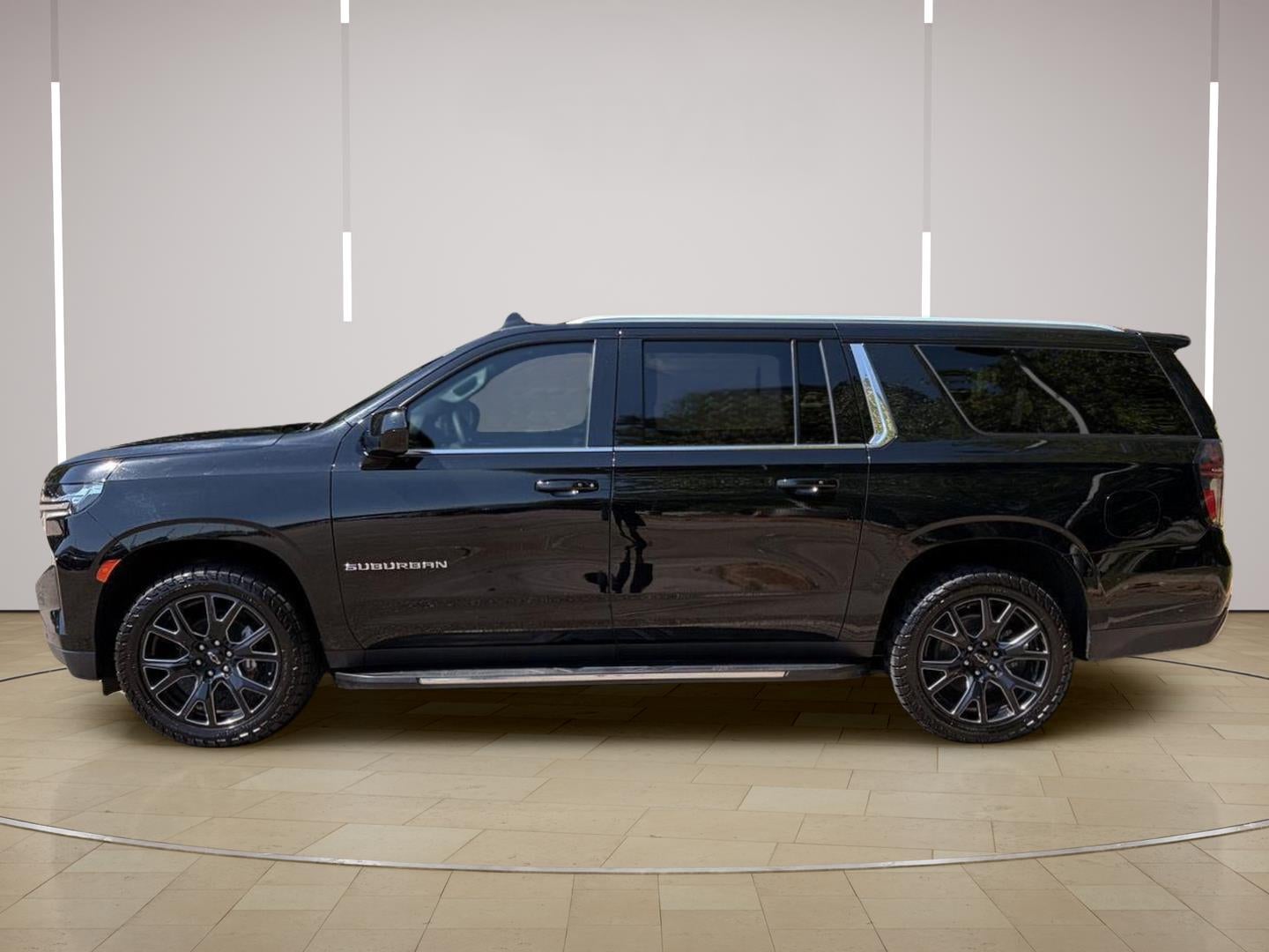 2023 Chevrolet Suburban LS