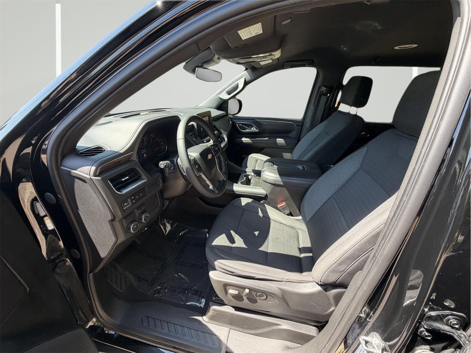 2023 Chevrolet Suburban LS