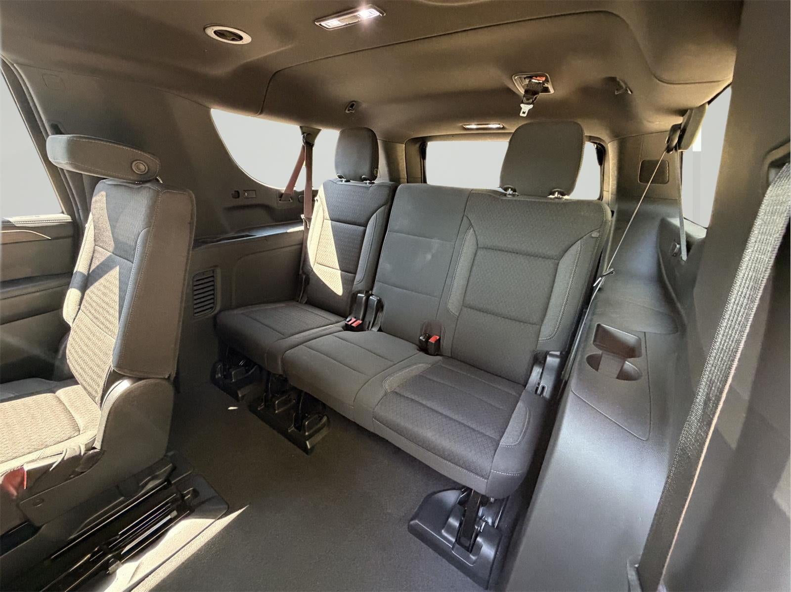 2023 Chevrolet Suburban LS