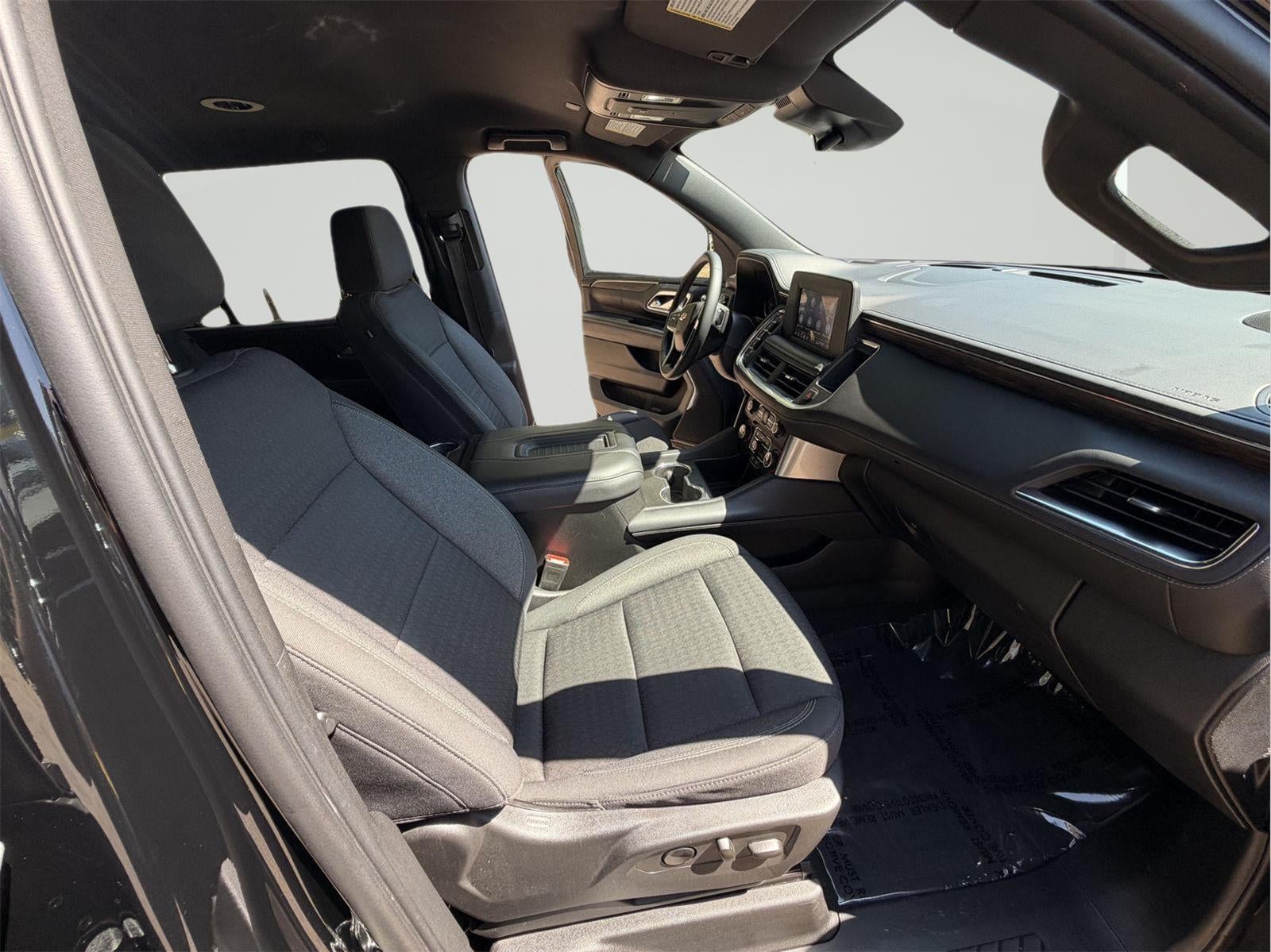 2023 Chevrolet Suburban LS