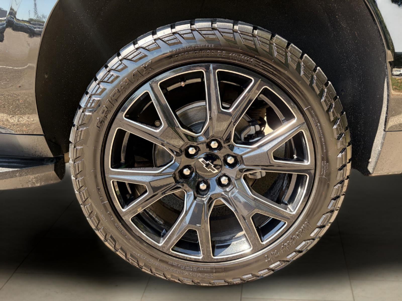 2023 Chevrolet Suburban LS