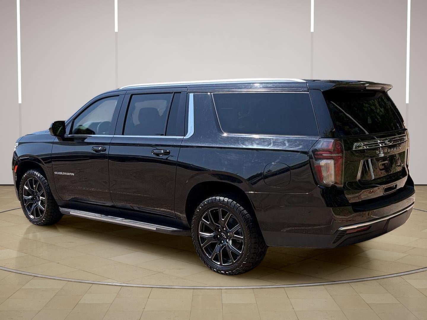 2023 Chevrolet Suburban LS