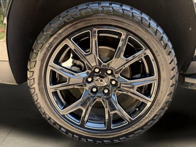 2023 Chevrolet Suburban LS