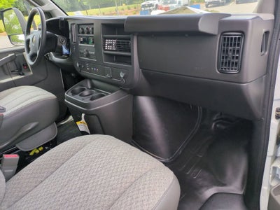 2025 Chevrolet Express Cutaway 3500 1WT