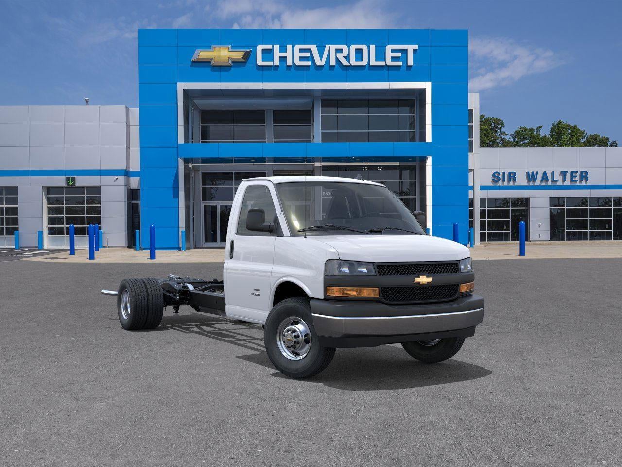 2025 Chevrolet Express Cutaway 3500 1WT