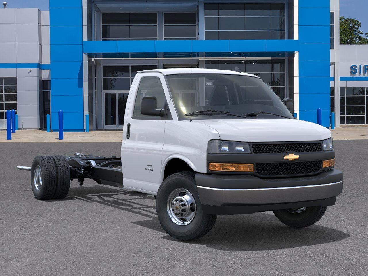 2025 Chevrolet Express Cutaway 3500 1WT