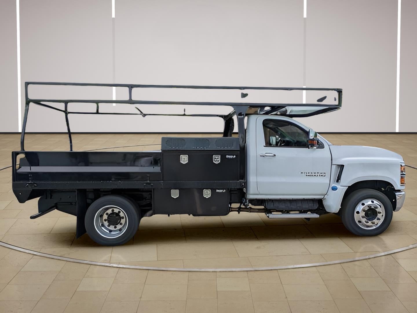 2023 Chevrolet Silverado 5500 HD Work Truck