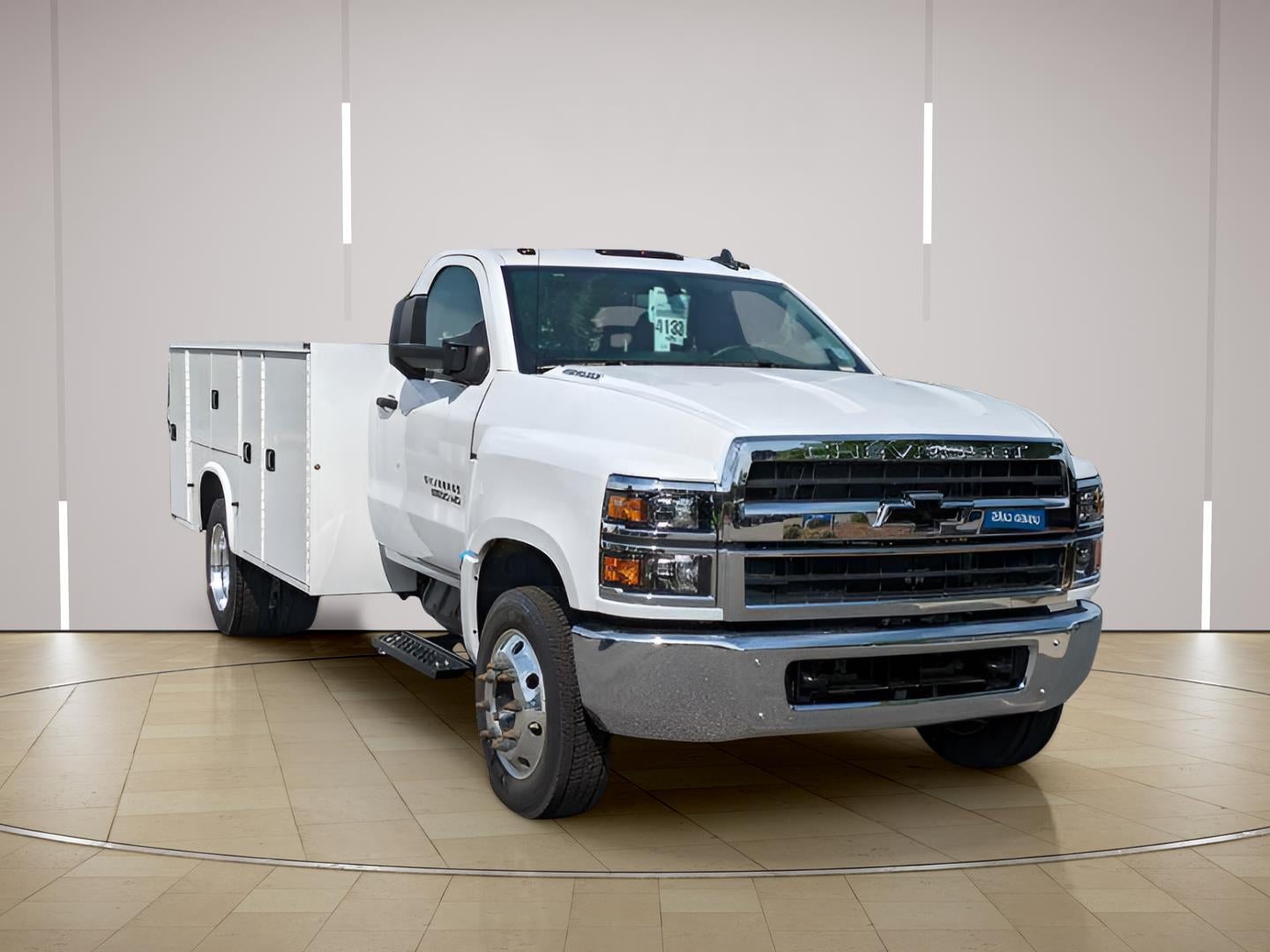 2023 Chevrolet Silverado 5500 HD Work Truck