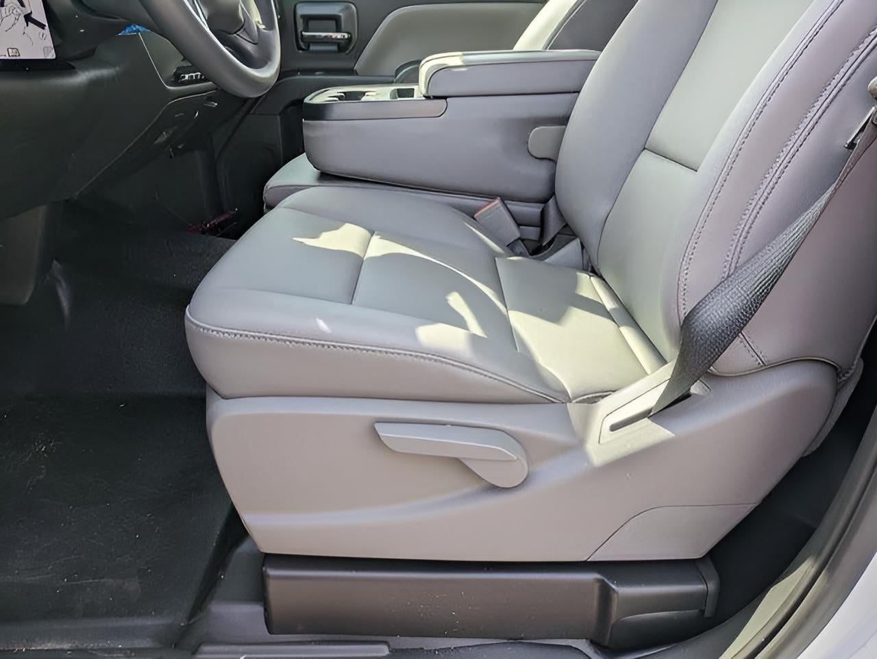 2023 Chevrolet Silverado 5500 HD Work Truck