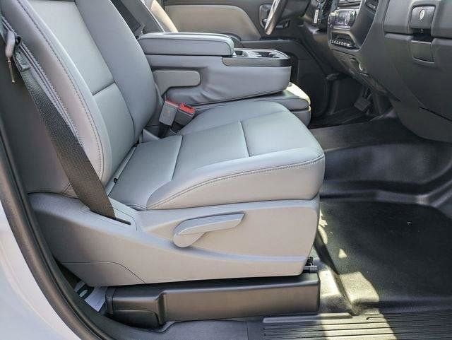 2023 Chevrolet Silverado 5500 HD Work Truck