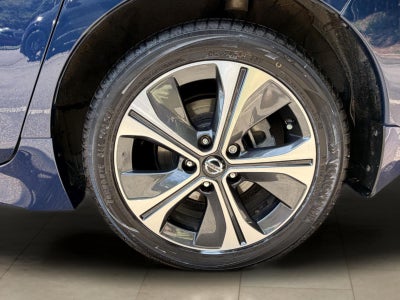 2018 Nissan LEAF SV