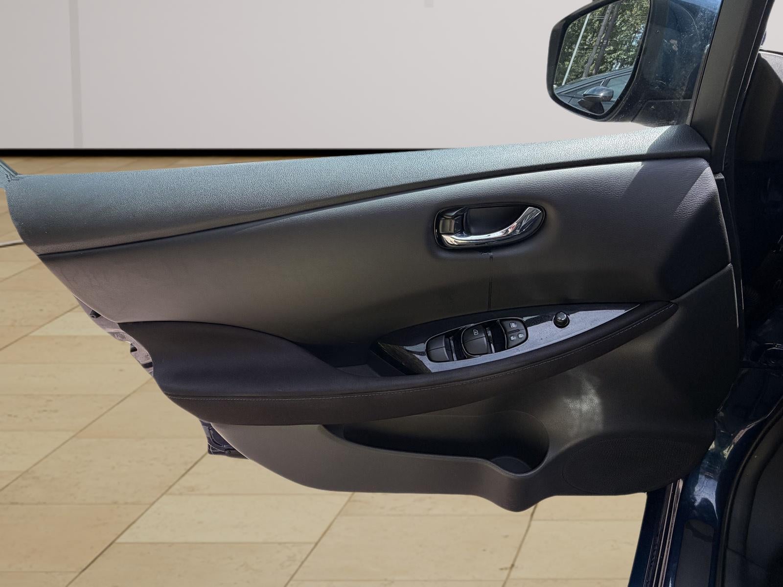 2018 Nissan LEAF SV
