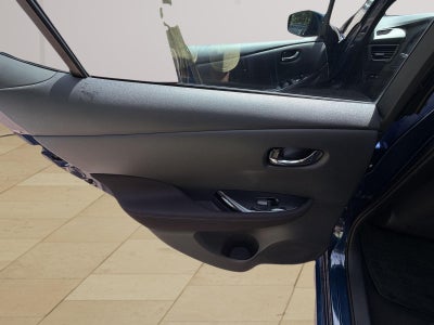2018 Nissan LEAF SV