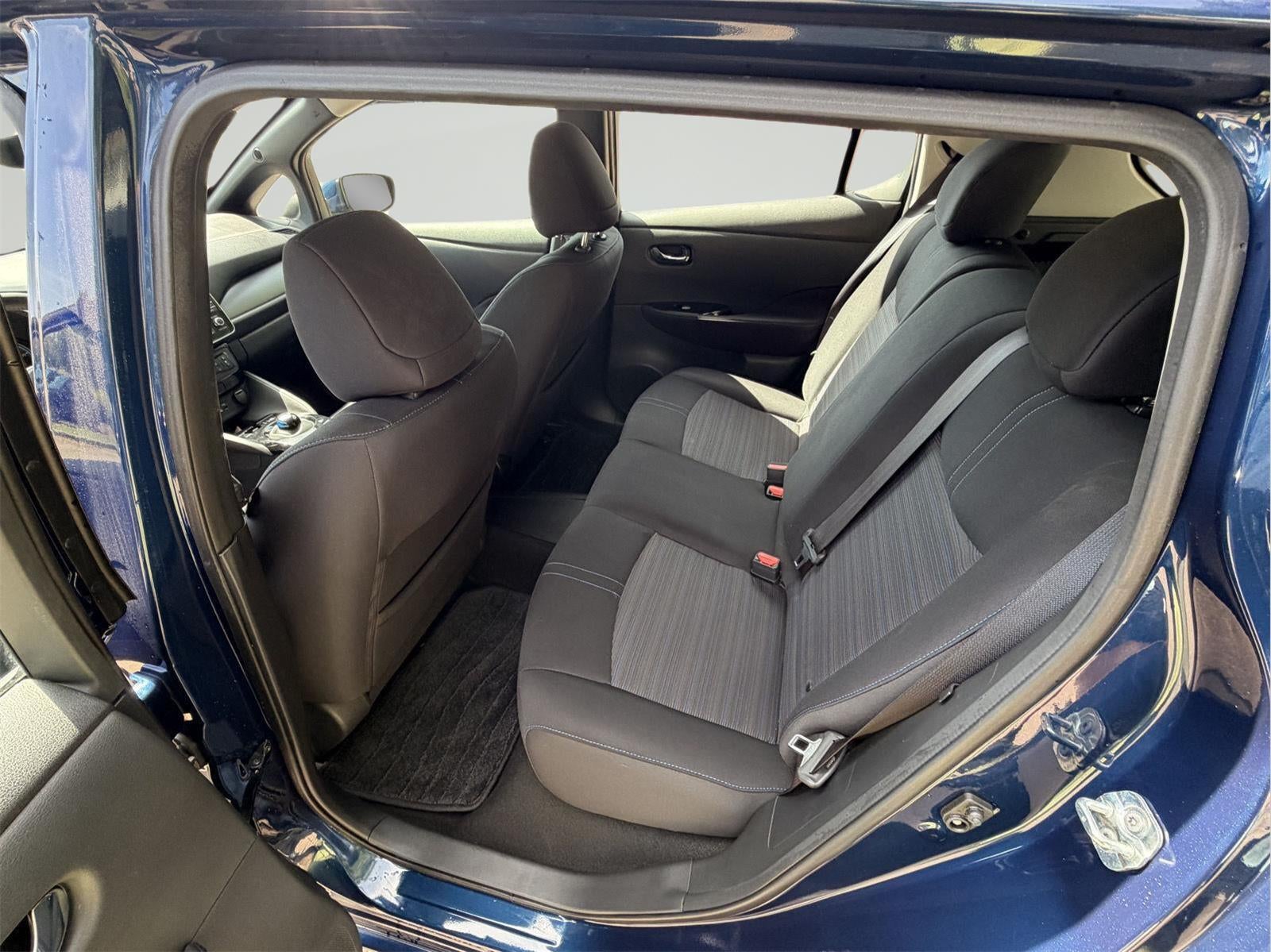 2018 Nissan LEAF SV