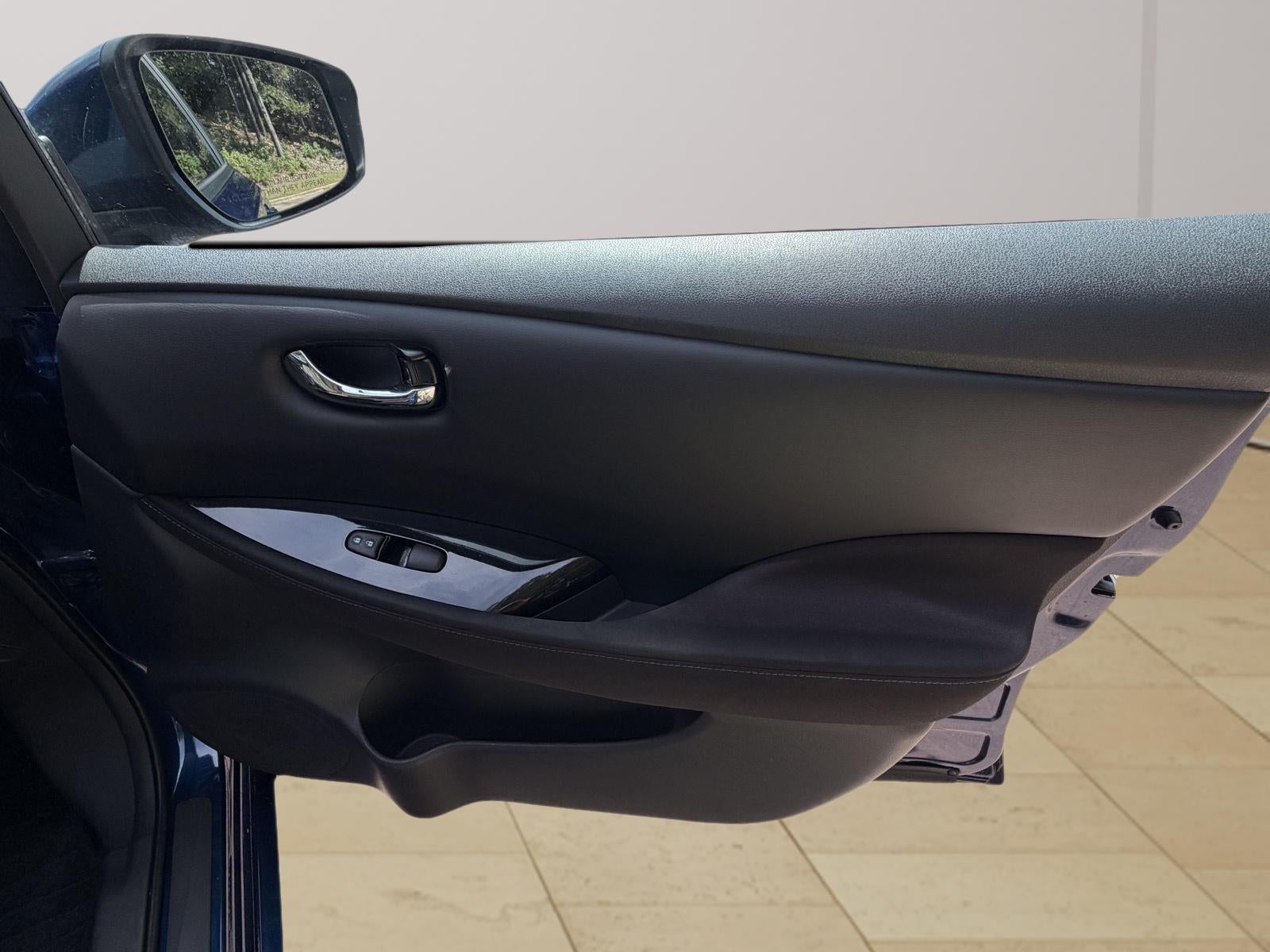 2018 Nissan LEAF SV
