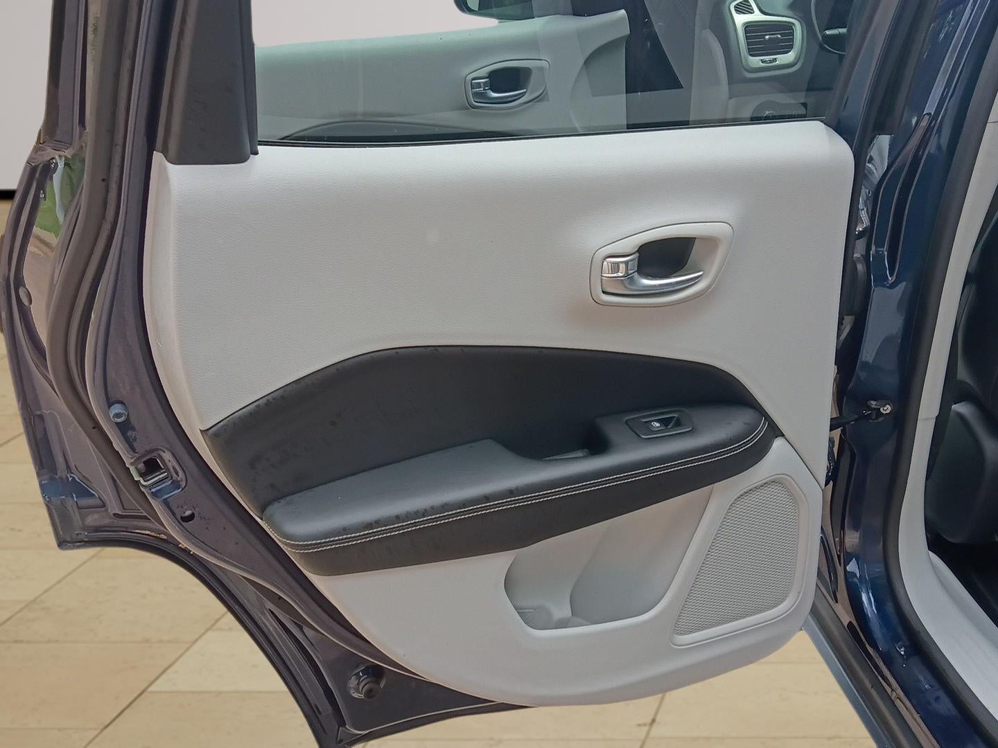 2018 Jeep Compass Latitude FWD
