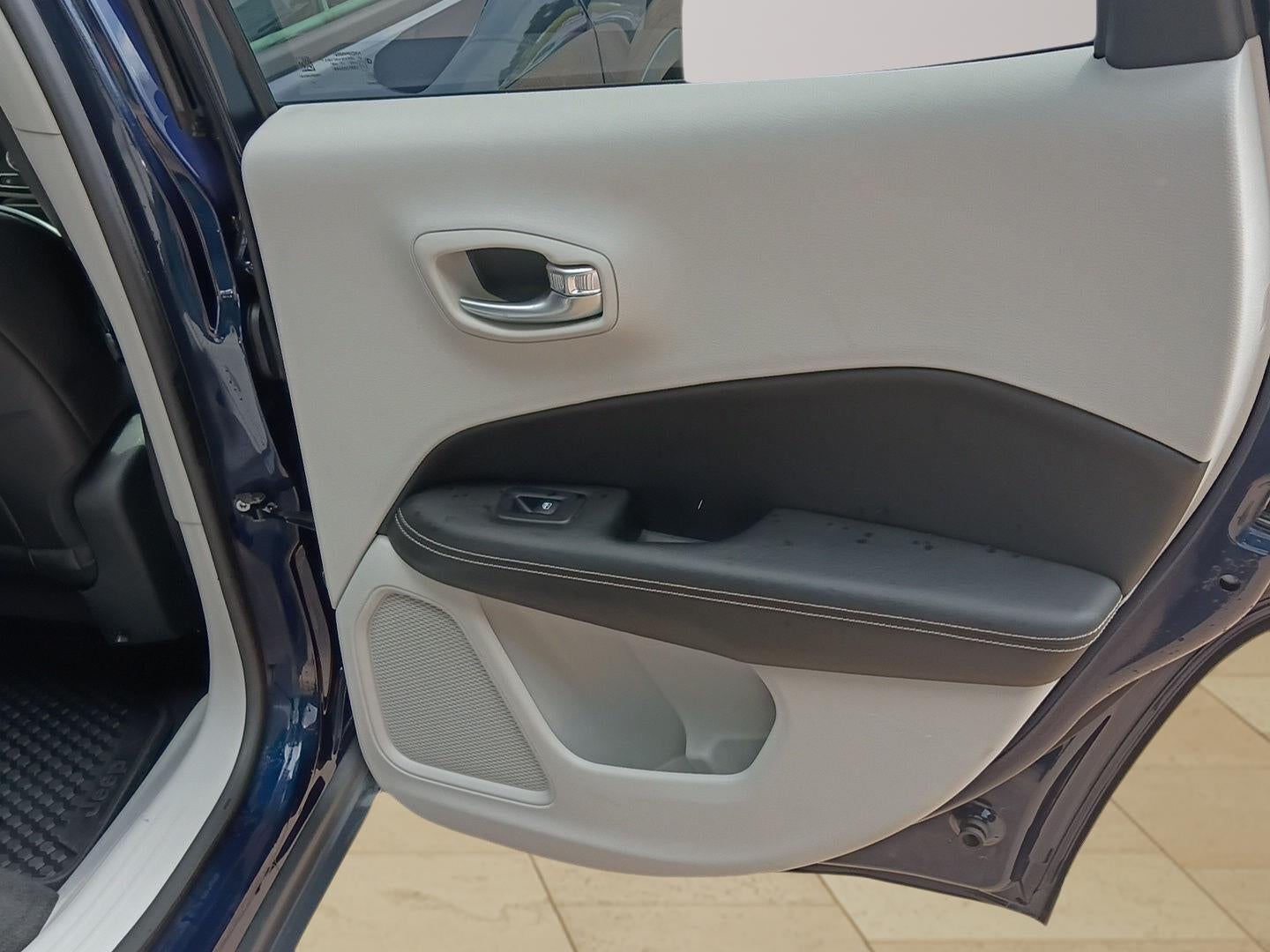 2018 Jeep Compass Latitude FWD