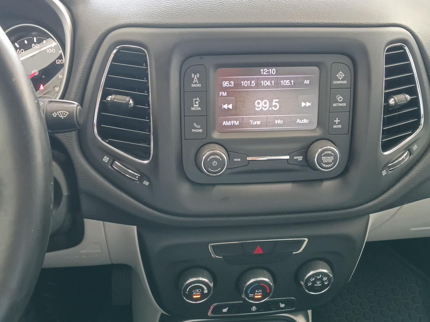 2018 Jeep Compass Latitude FWD