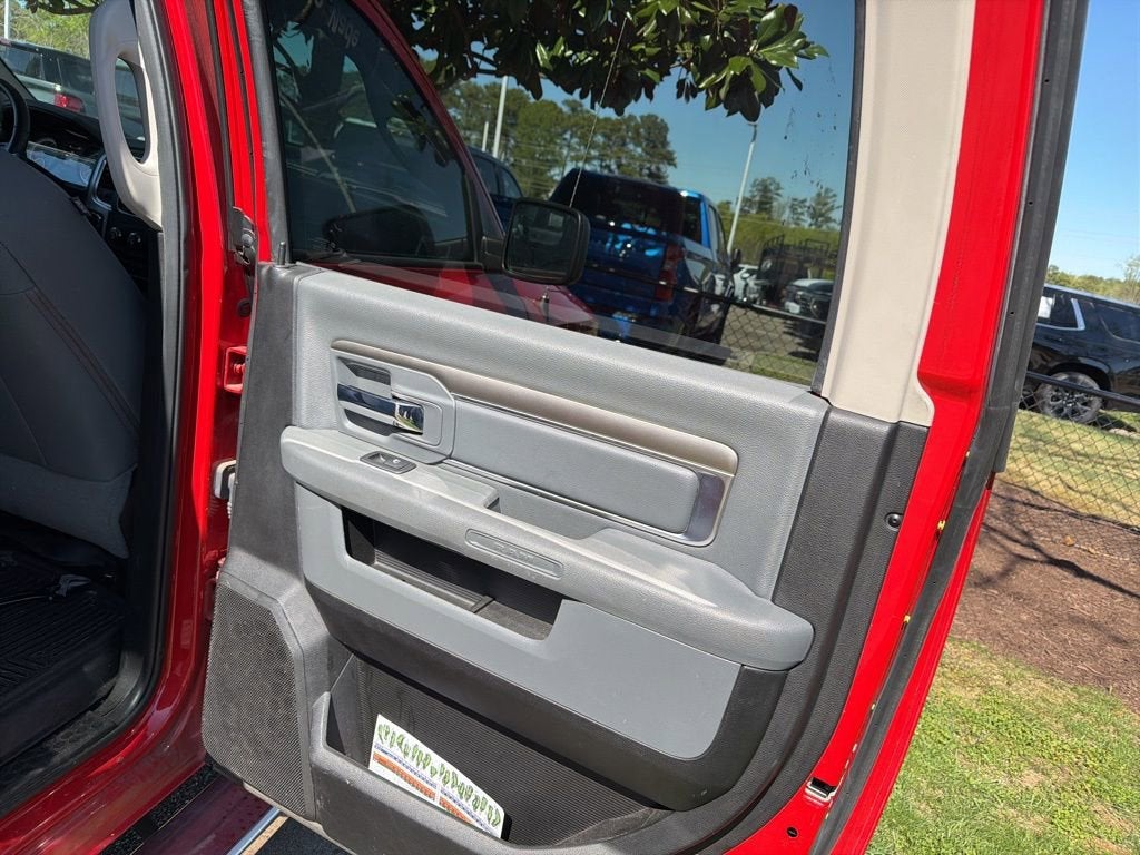 2019 RAM 1500 Classic SLT Crew Cab 4x4 5'7" Box