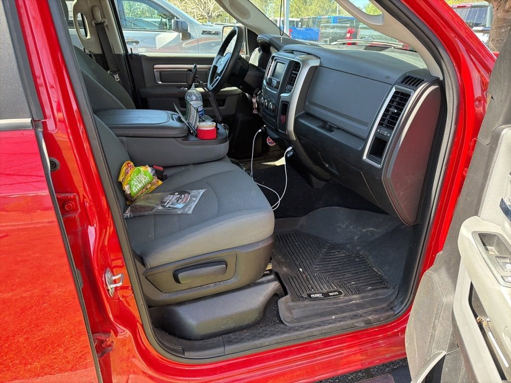 2019 RAM 1500 Classic SLT Crew Cab 4x4 5'7" Box