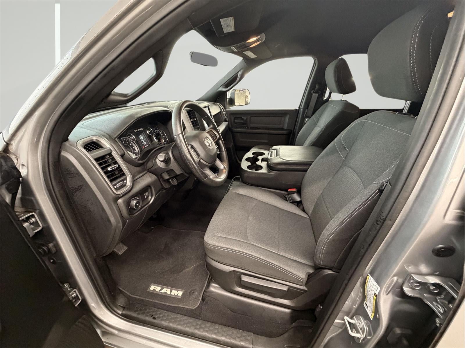2022 RAM 2500 Tradesman Crew Cab 4x4 6'4" Box