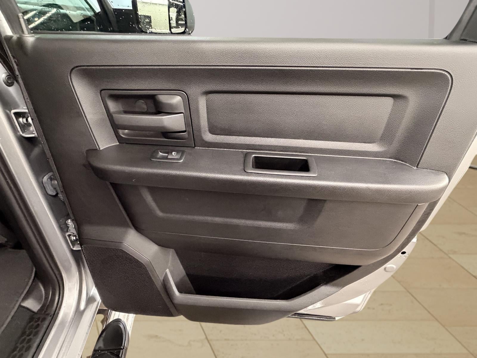 2022 RAM 2500 Tradesman Crew Cab 4x4 6'4" Box