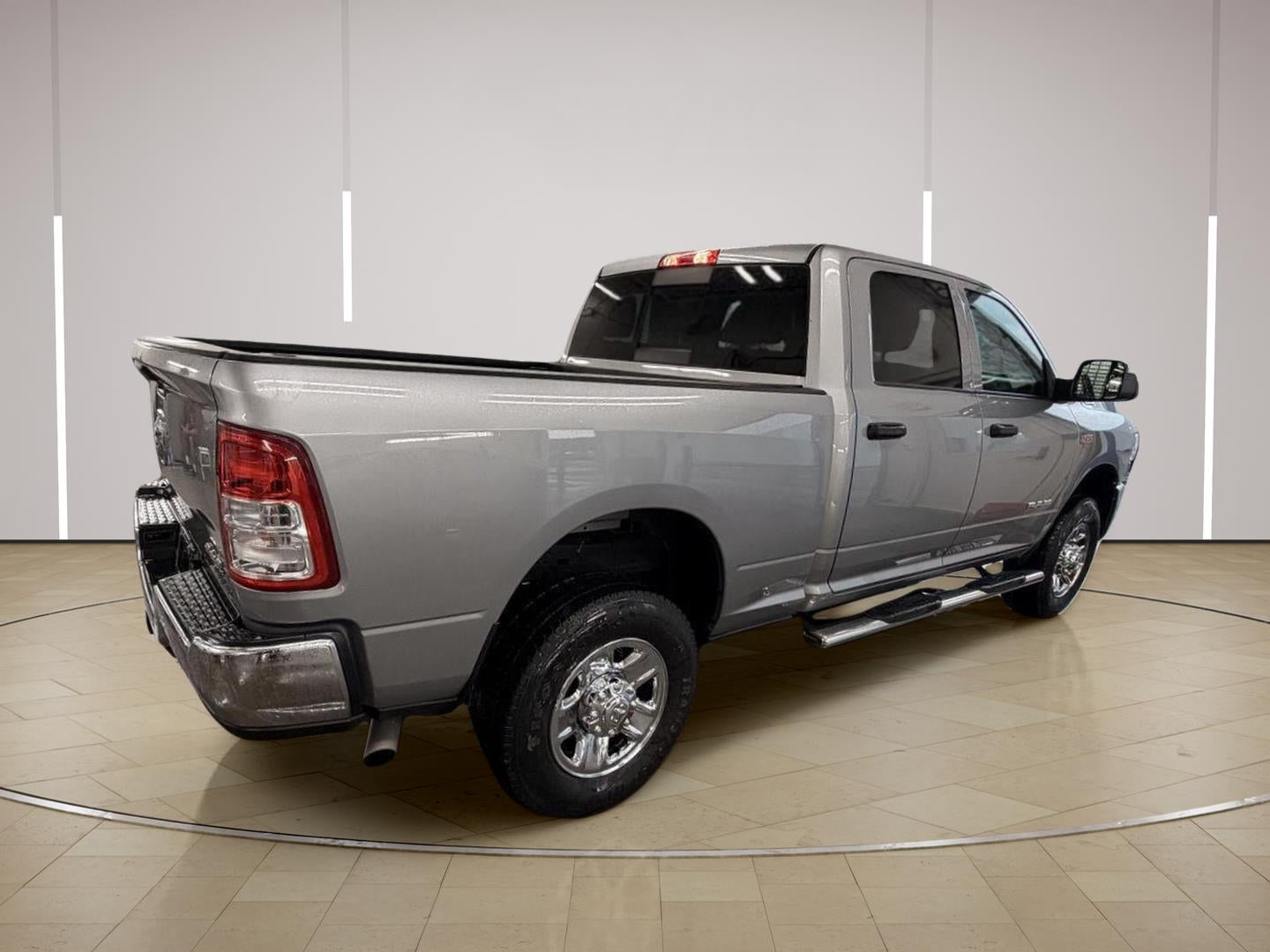 2022 RAM 2500 Tradesman Crew Cab 4x4 6'4" Box