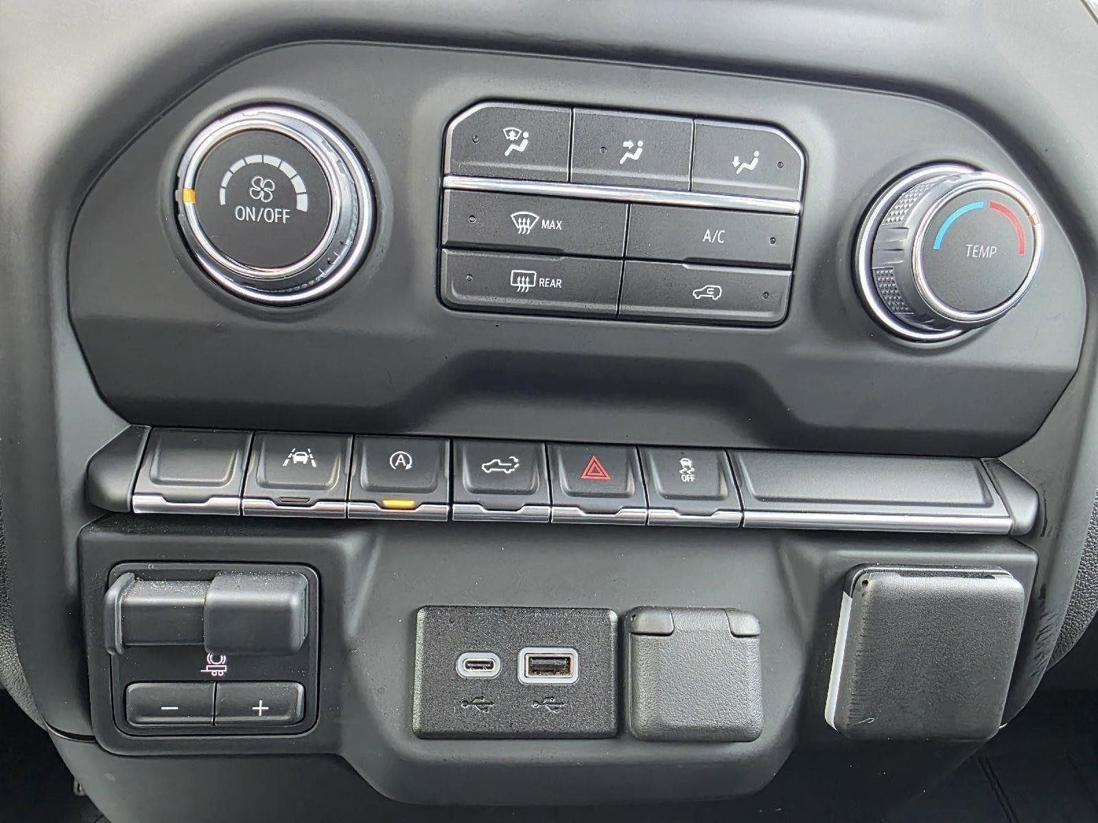 2024 Chevrolet Silverado 1500 Custom