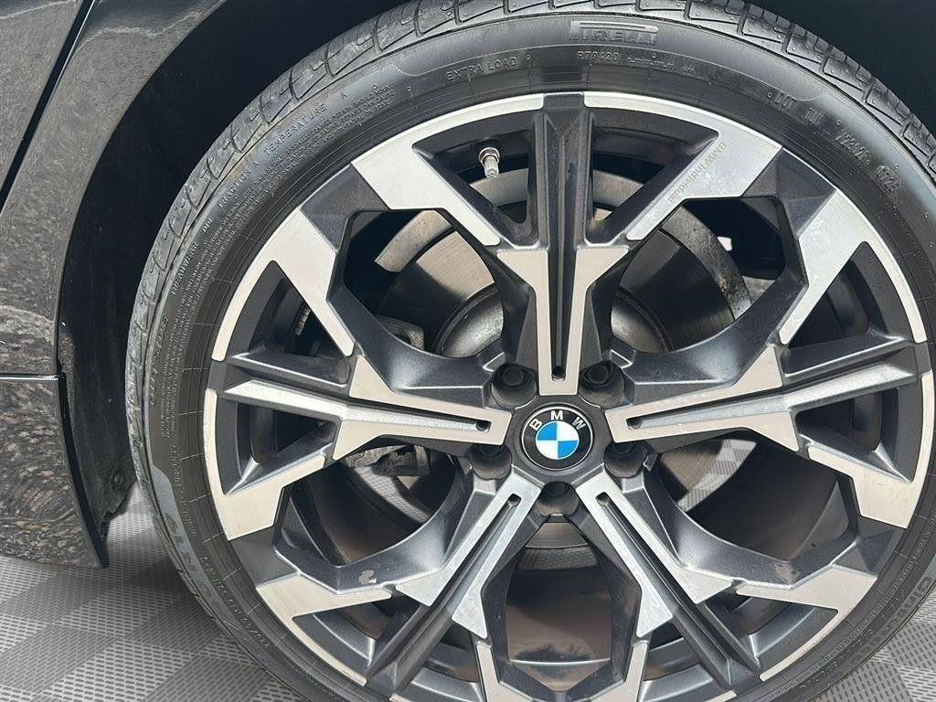2025 BMW 330i 330i