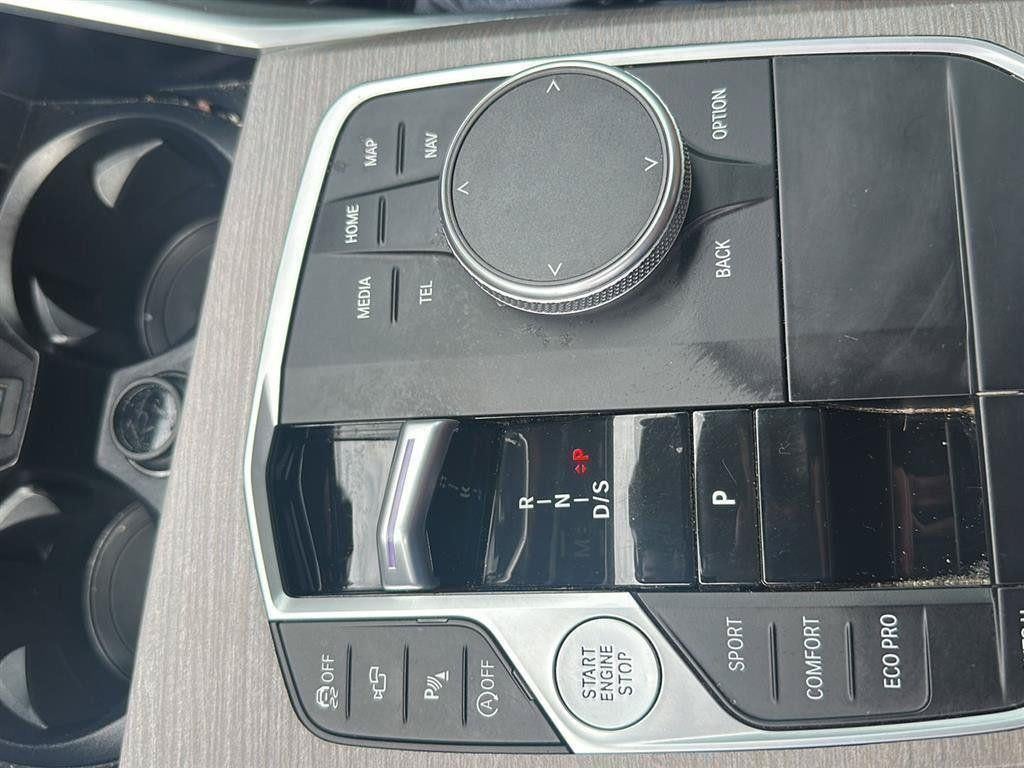 2025 BMW 330i 330i