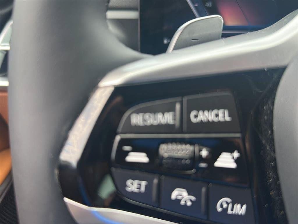 2025 BMW 330i 330i