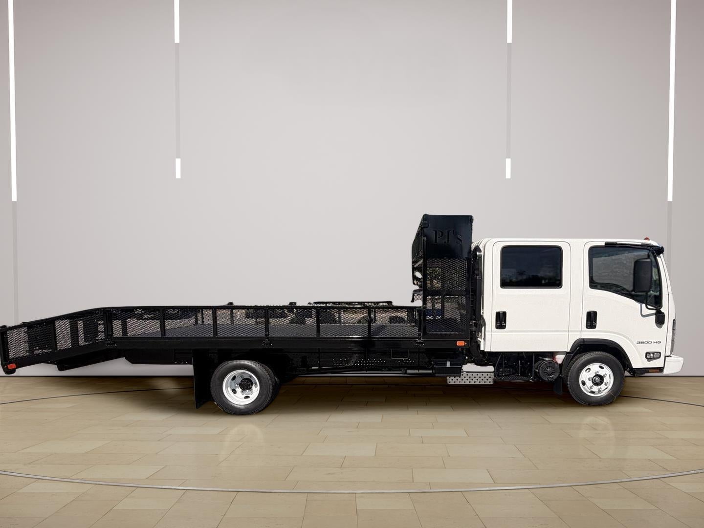 2027 Chevrolet Low Cab Forward 3500 HG 2WD Crew Cab 150"
