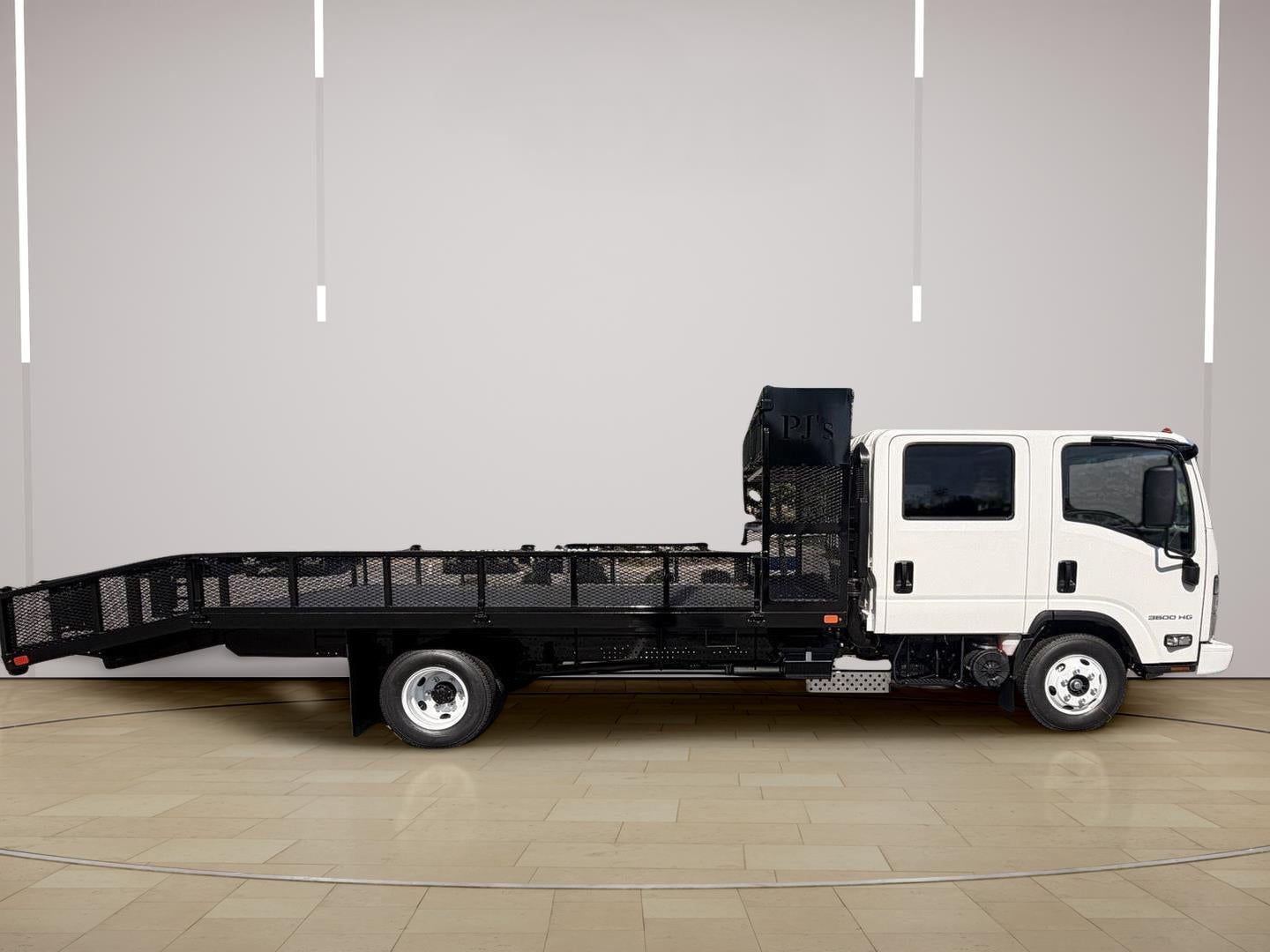 2027 Chevrolet Low Cab Forward 3500 HG 2WD Crew Cab 150"